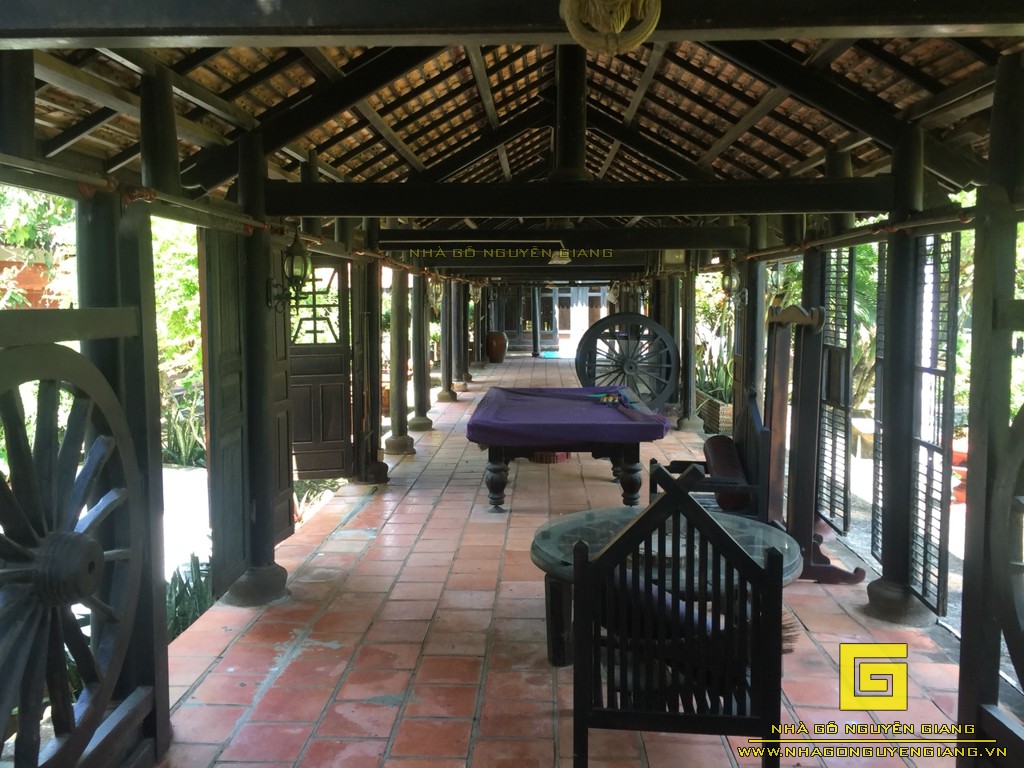 Bán gấp một Biệt Phủ Nhà Gỗ Cổ, kiểu Biệt phủ của bá hộ thời Pháp xưa - Giá 20 tỉ (cả đất và nhà gỗ))