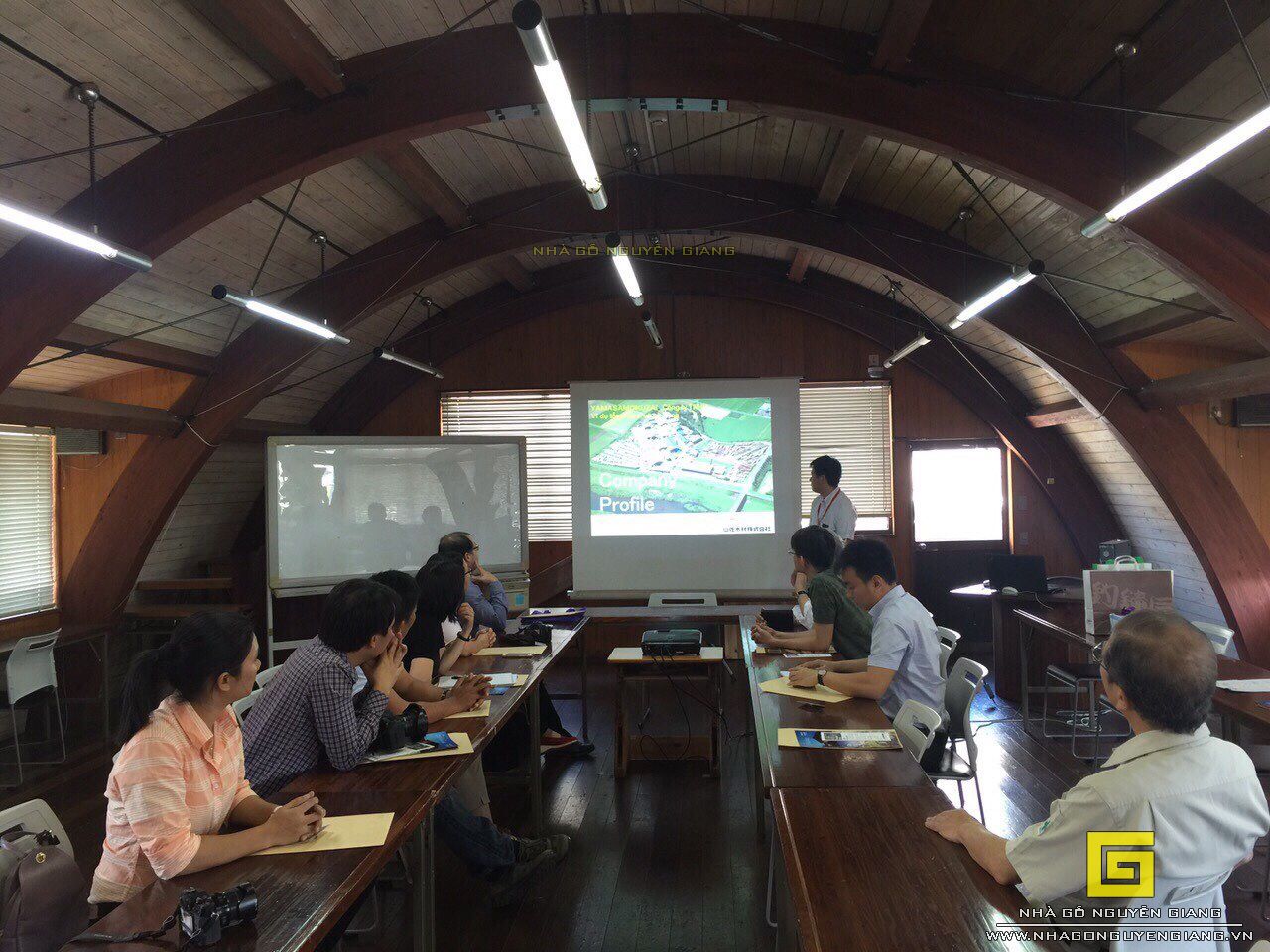 Kts Nguyễn Giang tìm hiểu Kiến trúc gỗ tại Nhật Bản.