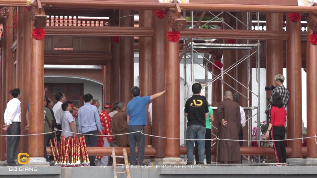 Lễ cất nóc nhà thờ 2 tầng 8 mái tại Đan Phượng và những lưu ý để tránh xui xẻo, mang lại bình an cho gia chủ