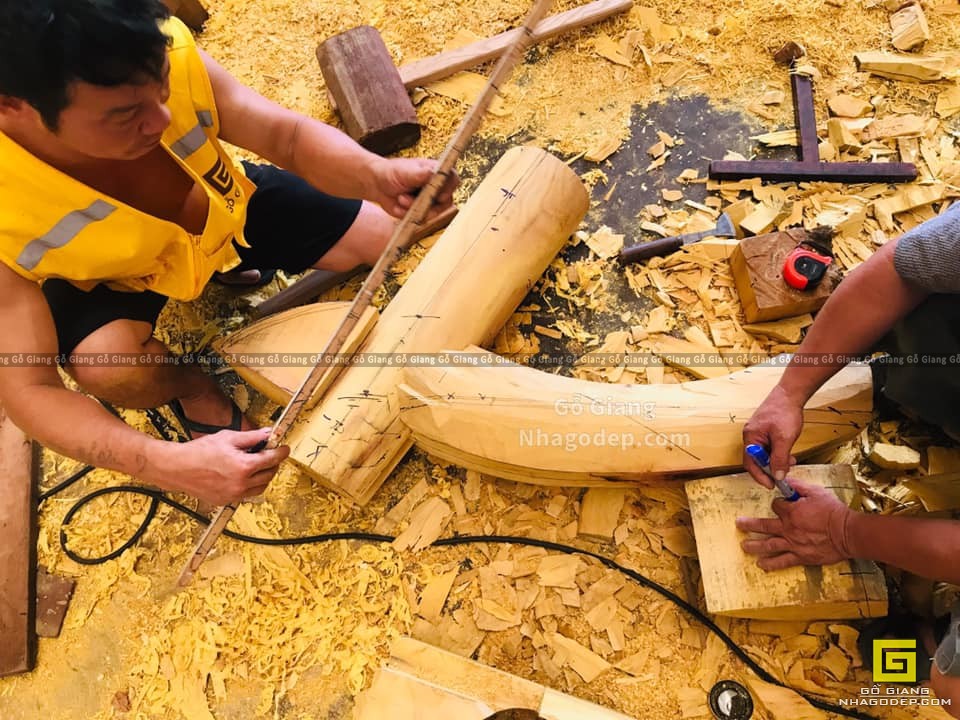 thi-cong-nha-go-mit-vuon-dep-12