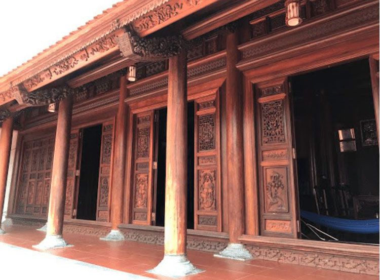 Cửa bức bàn là gì?