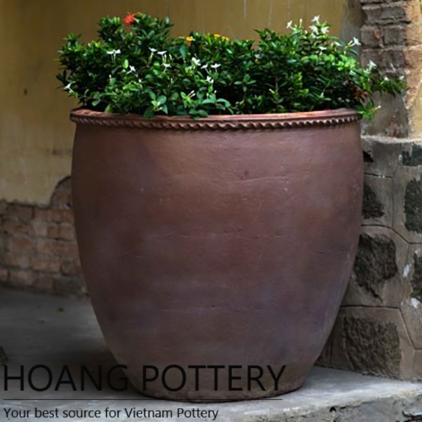Round Black Clay Flower Planter Round Black Clay Flower Planter