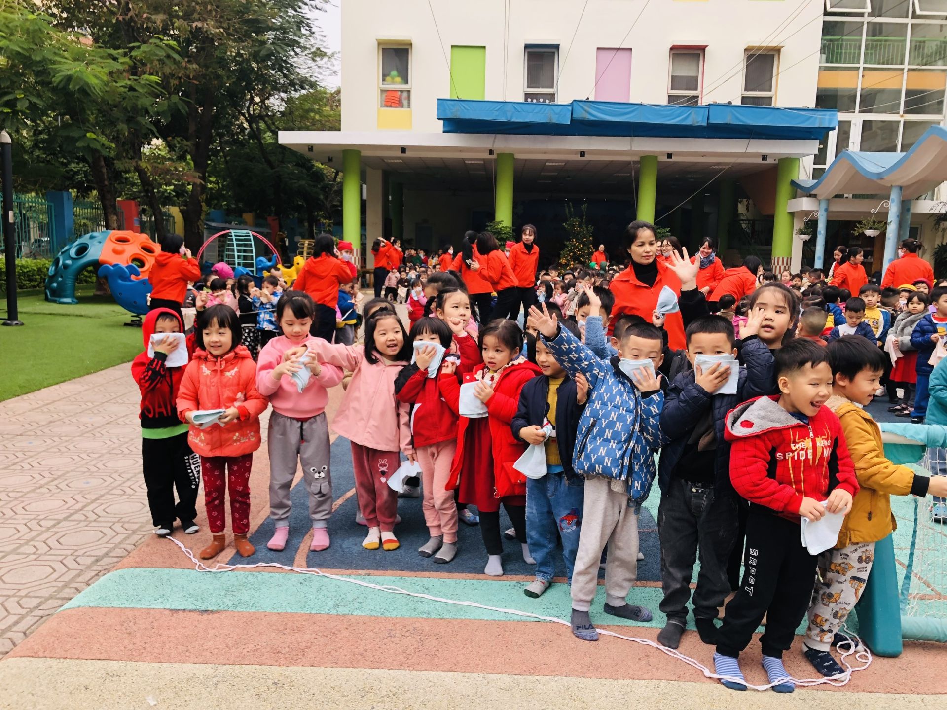 z4045230585570_341aa948b4294ec0f6270e67a3aa7bb4