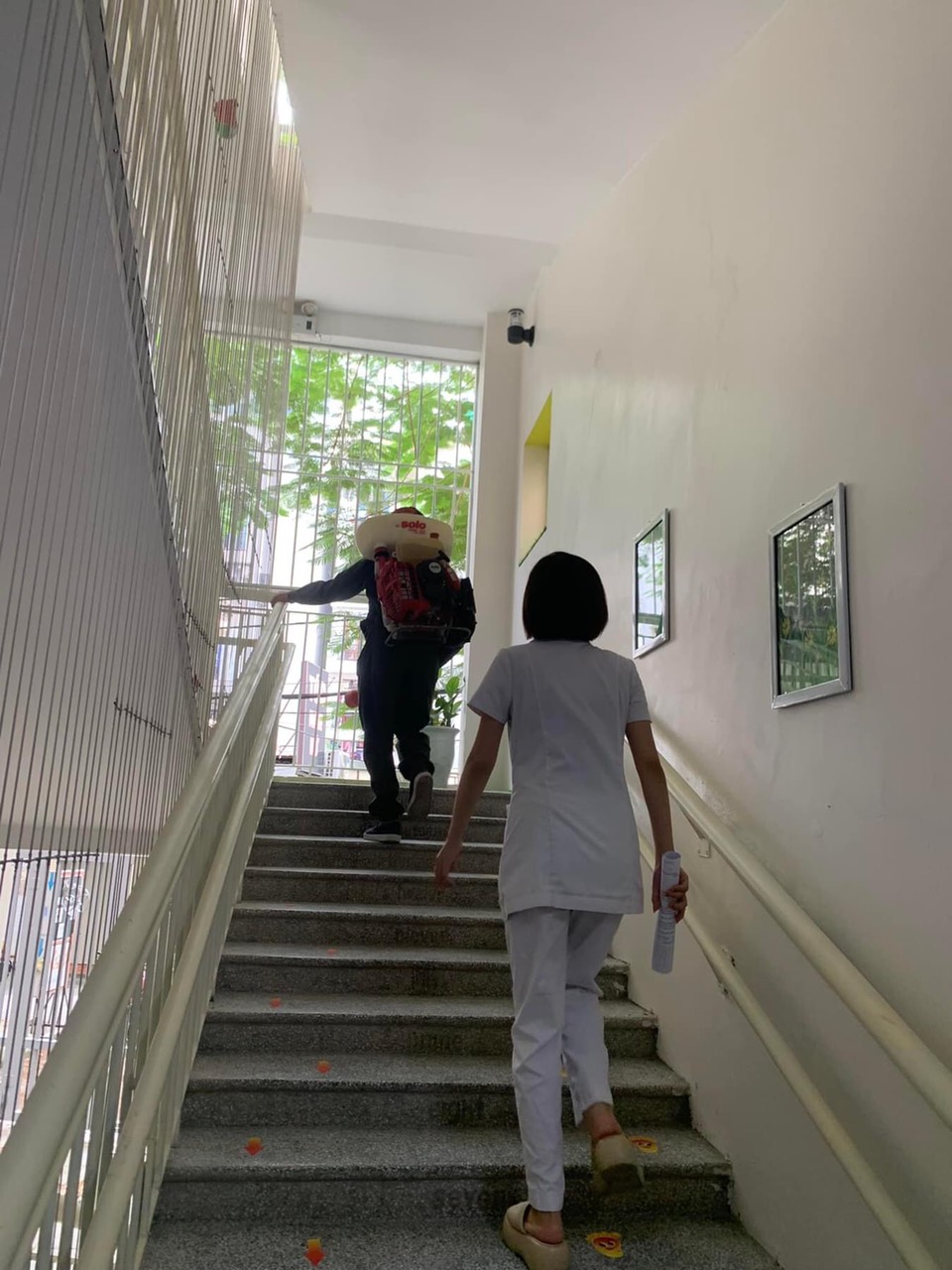 z4686071180621_9c2eeb258bf4c844ead68c5f2e4c2fd9