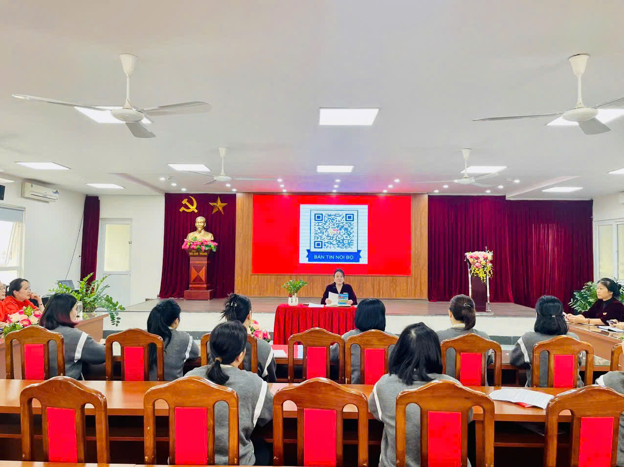 Có thể là hình ảnh về văn bản