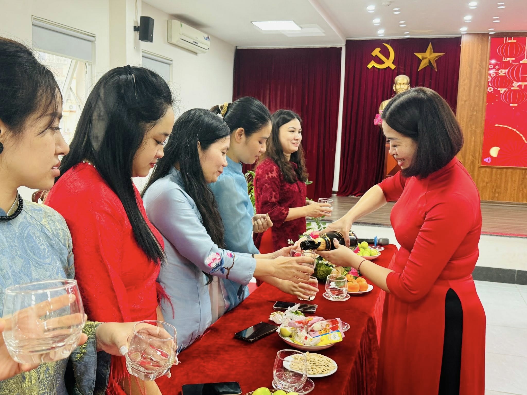 Có thể là hình ảnh về văn bản