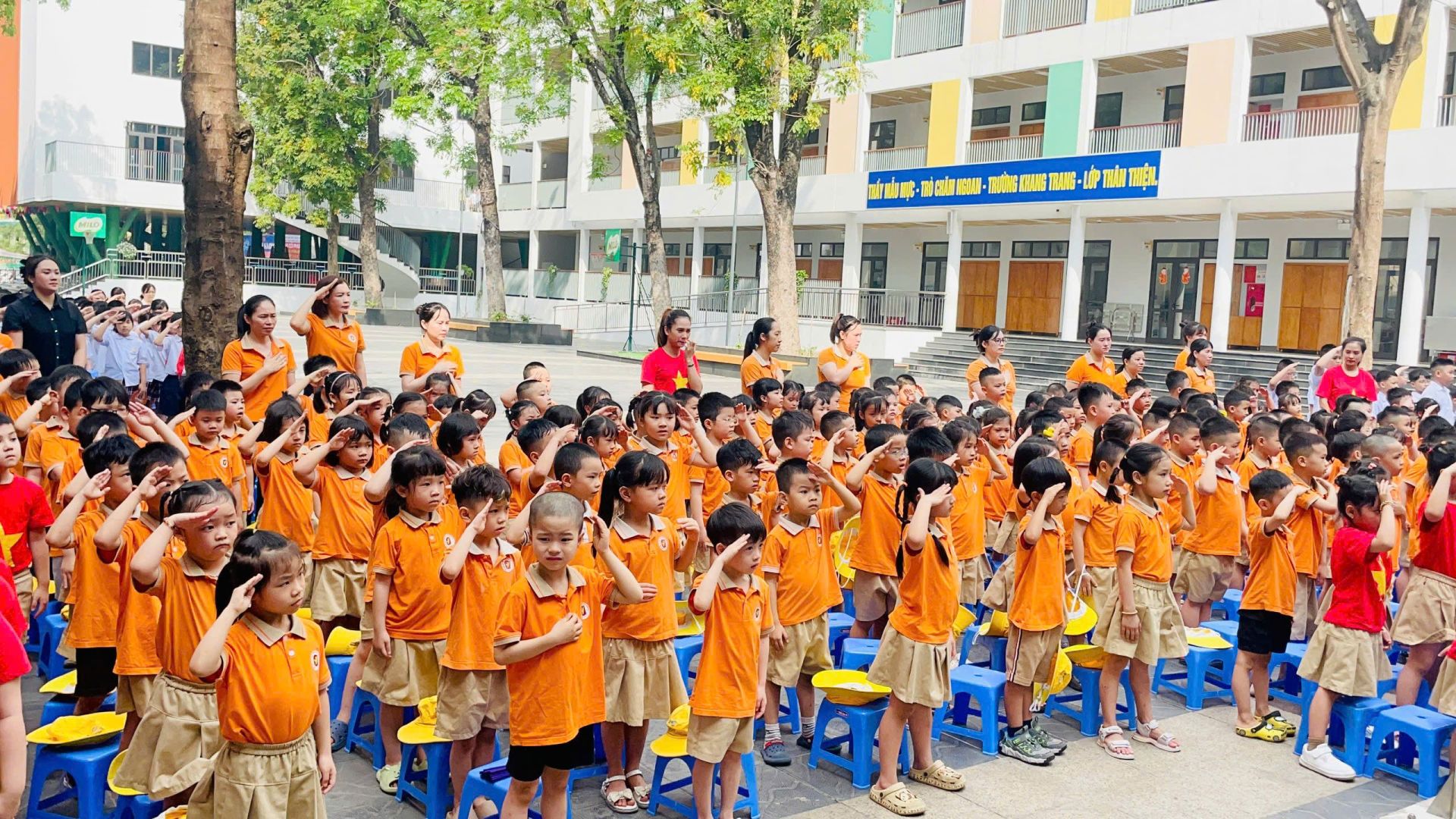 z6573364600826_242f0a1eae6bbc2ca50eb35938fc2217