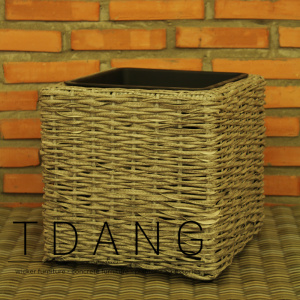 Decorative Square Resin Wicker Planter With Plastic Pot (TDW041)