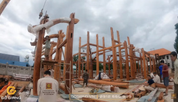 Quá trình làm ra một ngôi nhà gỗ truyền thống