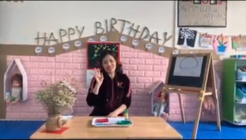 Tạo hình: Cắt dán hoa - GV: Nguyễn Thu Ngân