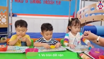 Vận động tinh: Xây tháp mì - GV: Lại Lan Anh