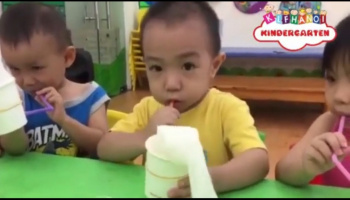 Trò chơi: Thổi bong bóng - GV: Hồng Thương