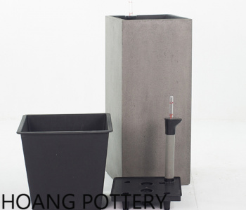 Determining and decorating porches with appropriate pots