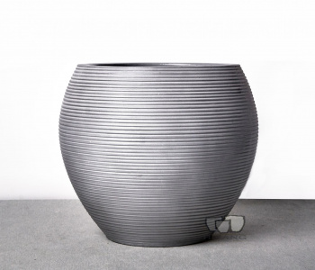 THE UNIQUE FEATURES OF CEMENT PLANTERS IN INTERIOR DECORATION