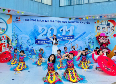 Văn nghệ chào mừng Ngày nhà giáo VN 20/11