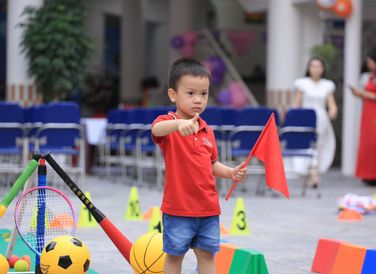 KHOẢNH KHẮC CỦA BÉ YÊU