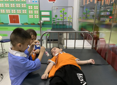 TRƯỜNG MẦM NON XUÂN LA TỔ CHỨC CHO TRẺ THAM QUAN, TRẢI NGHIỆM TẠI VINKE – TIME CITY