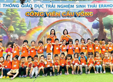 Buổi dã ngoại của bé tại công viên Cầu Vồng