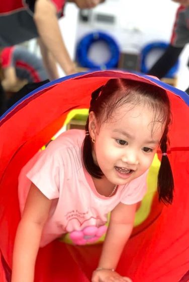 KHOẢNH KHẮC CỦA BÉ YÊU