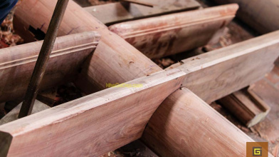 Cách Làm Nhà Gỗ Cổ Truyền Việt Nam : kỹ thuật sàm Ngưỡng vào Cột cái Nhà Gỗ