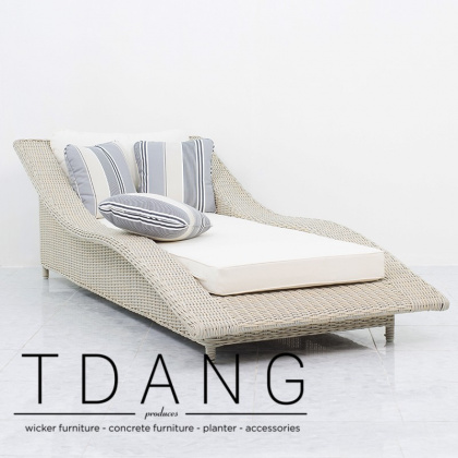 Canopy Wicker Sunbed With Cushions (TD6002)