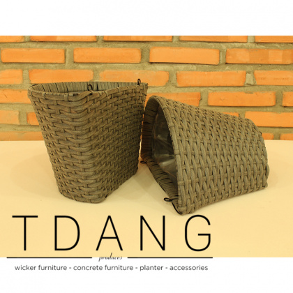 Half-round Resin Wicker Wall Basket (TDW016)