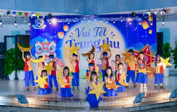 RỰC RỠ SẮC MÀU TRUNG THU TRỌN NIỀM VUI TẠI NGUYỄN KHUYẾN.